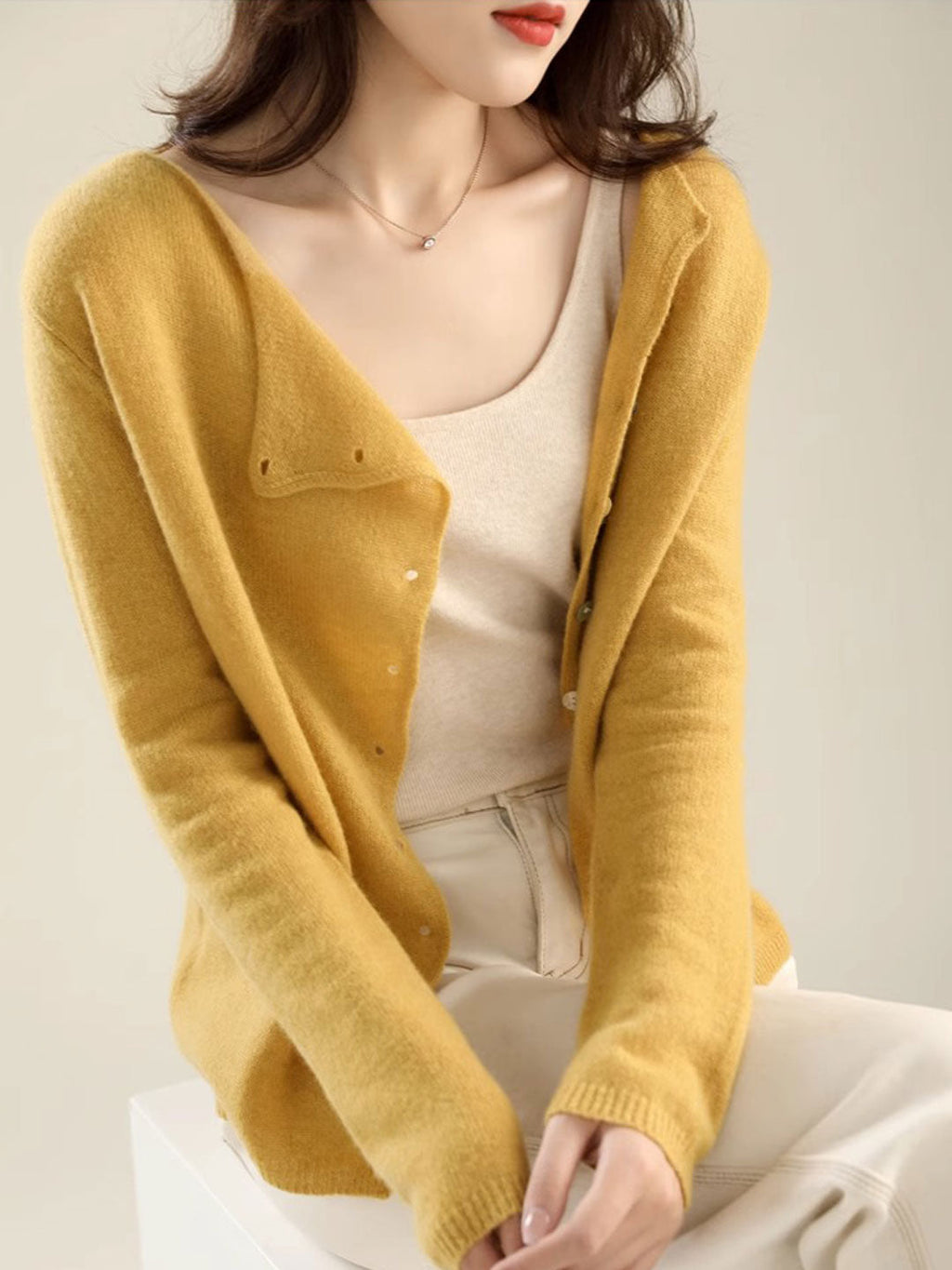 Elegantly Styled Cardigan for Everyday Wear