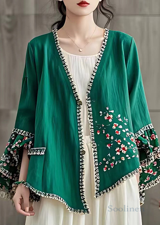 Well Tailored Coat with a Graceful Silhouette