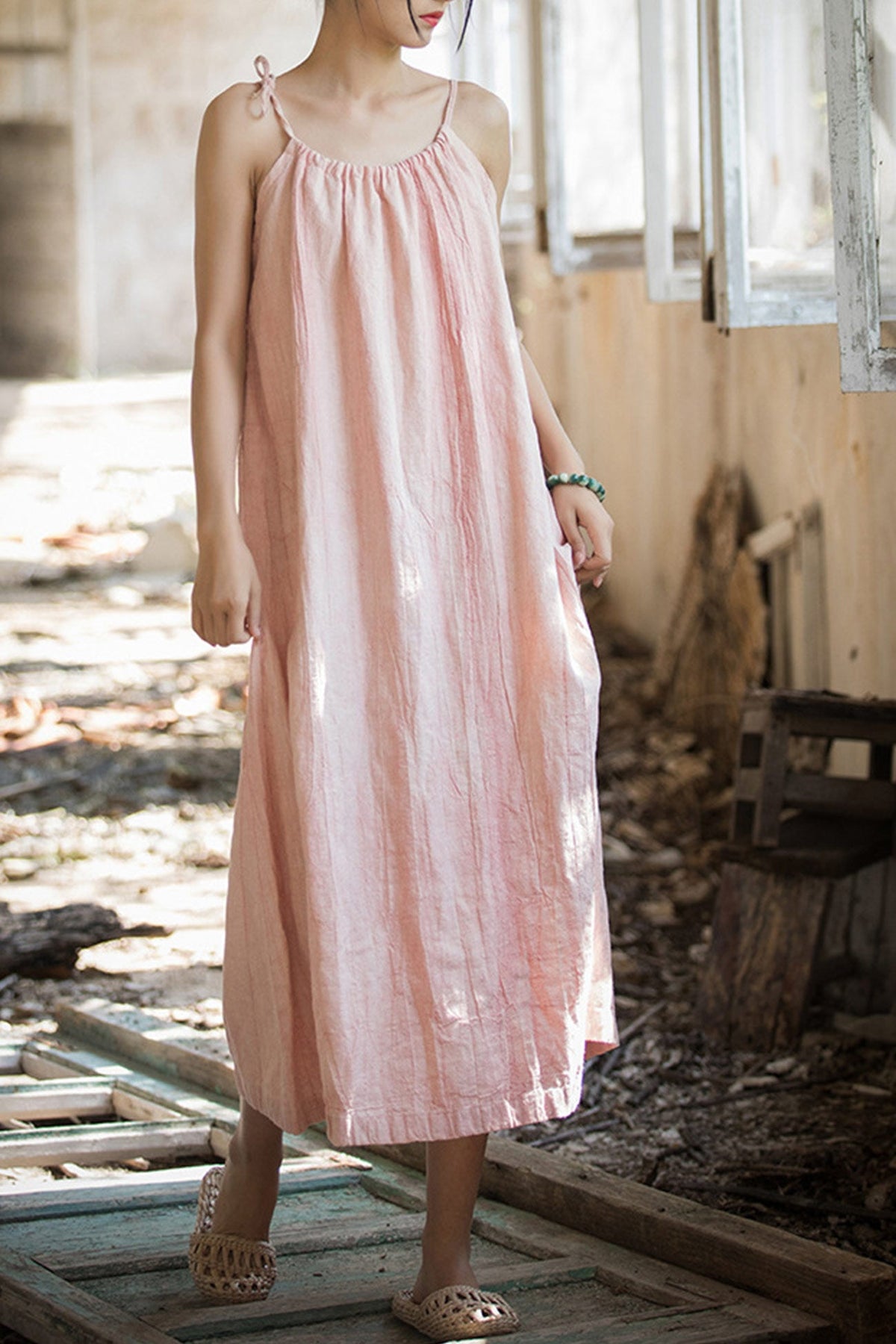 Beautifully Finished Dress in a Timeless Design