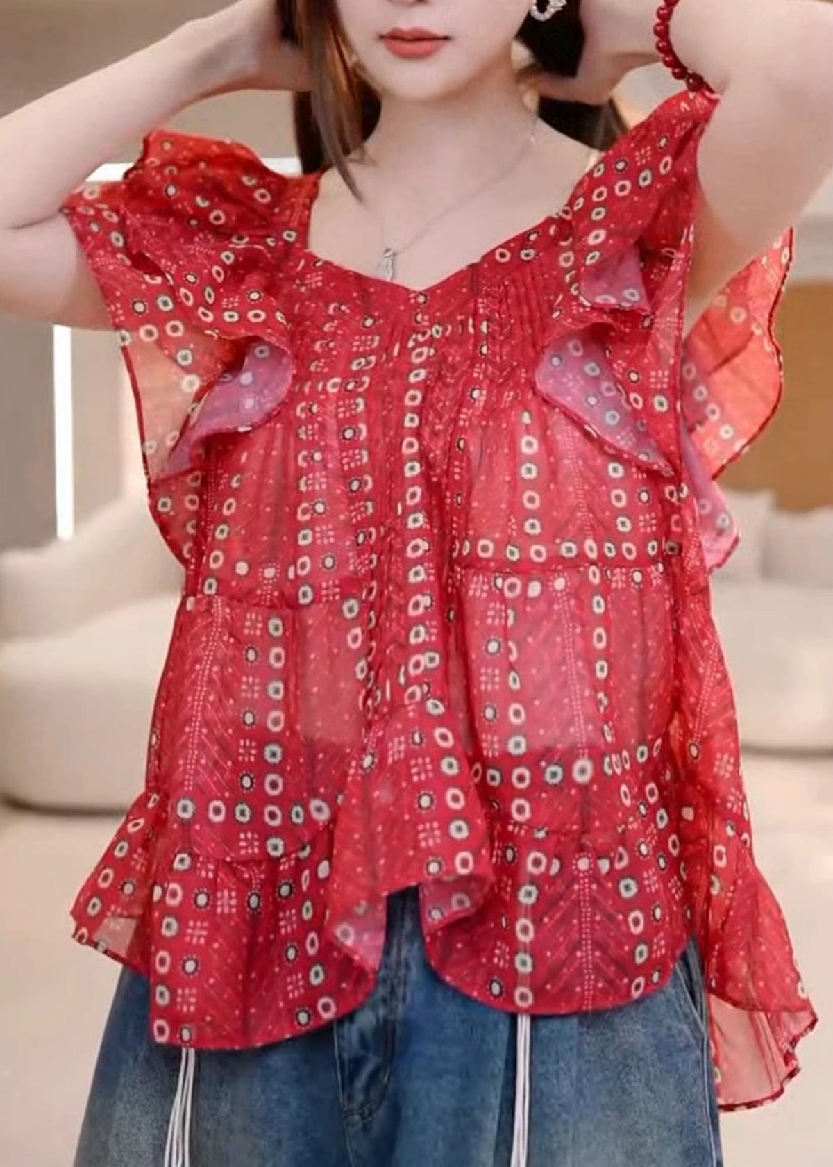 Classic Vintage Blouse with a Flattering Fit