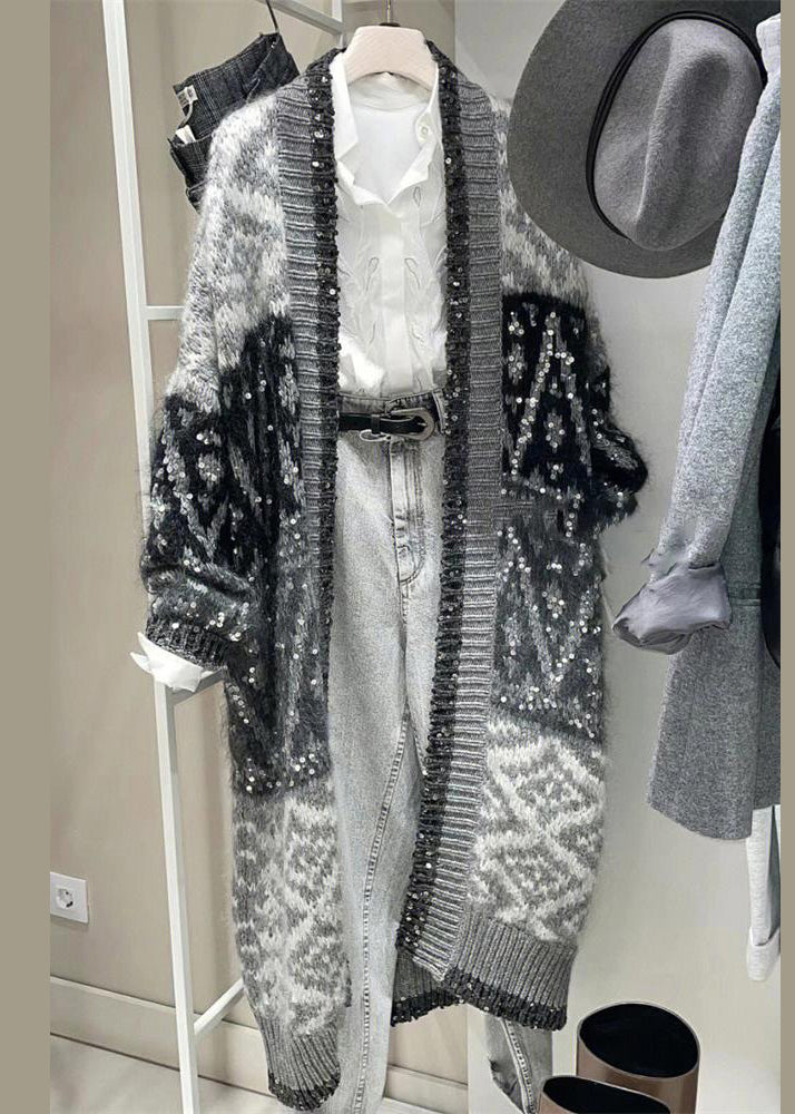 Effortlessly Elegant Cardigan with a Timeless Design