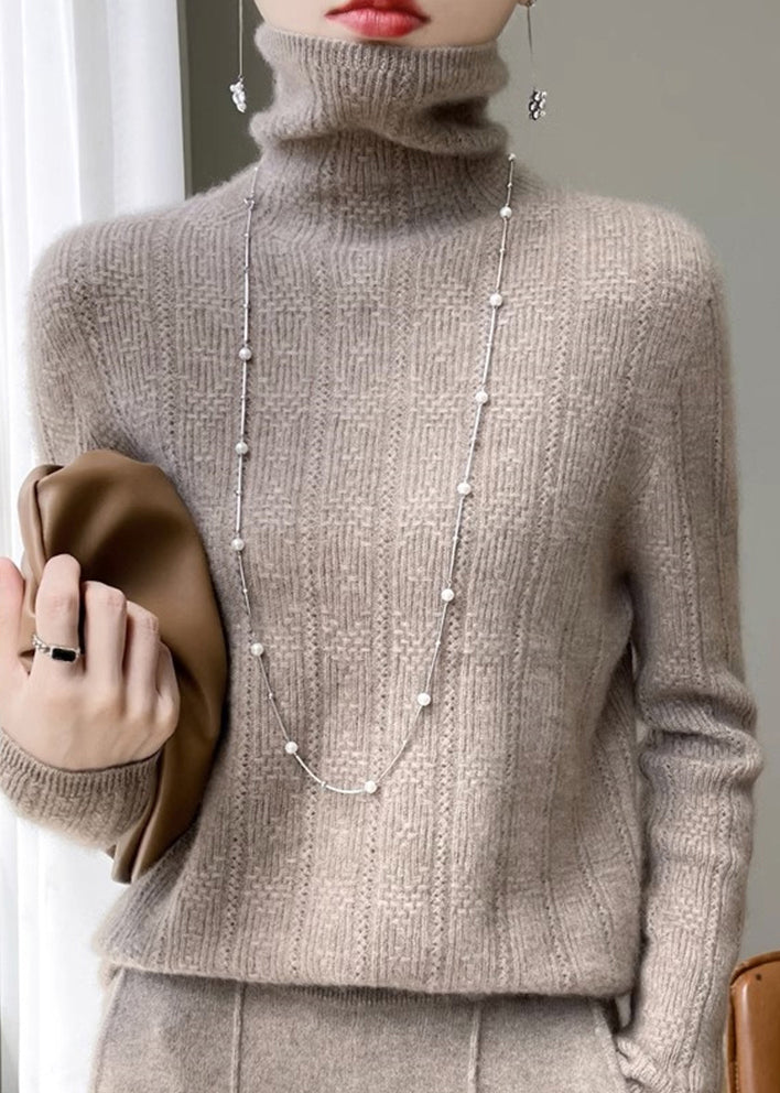 Effortlessly Elegant Sweater with a Timeless Design