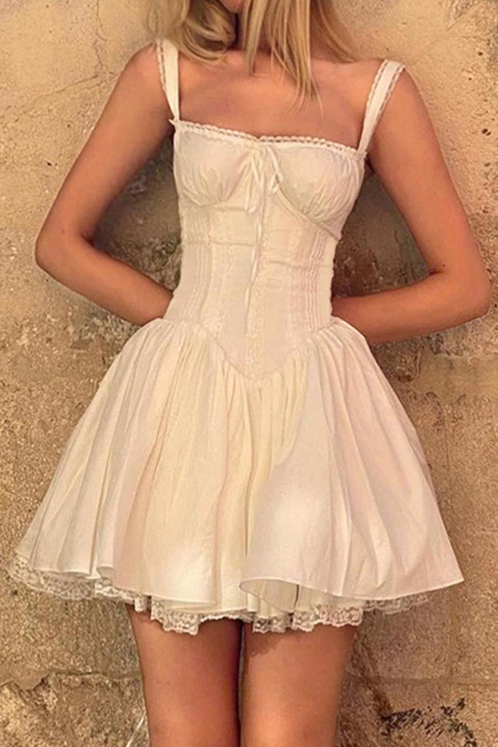 Well Tailored Dress with a Graceful Silhouette