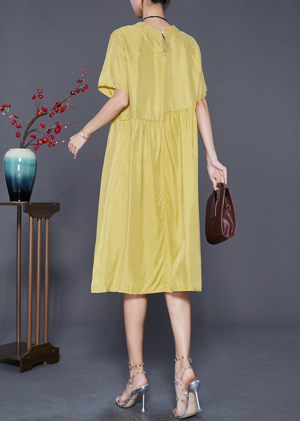 Sophisticated Dress with a Clean Classic Look