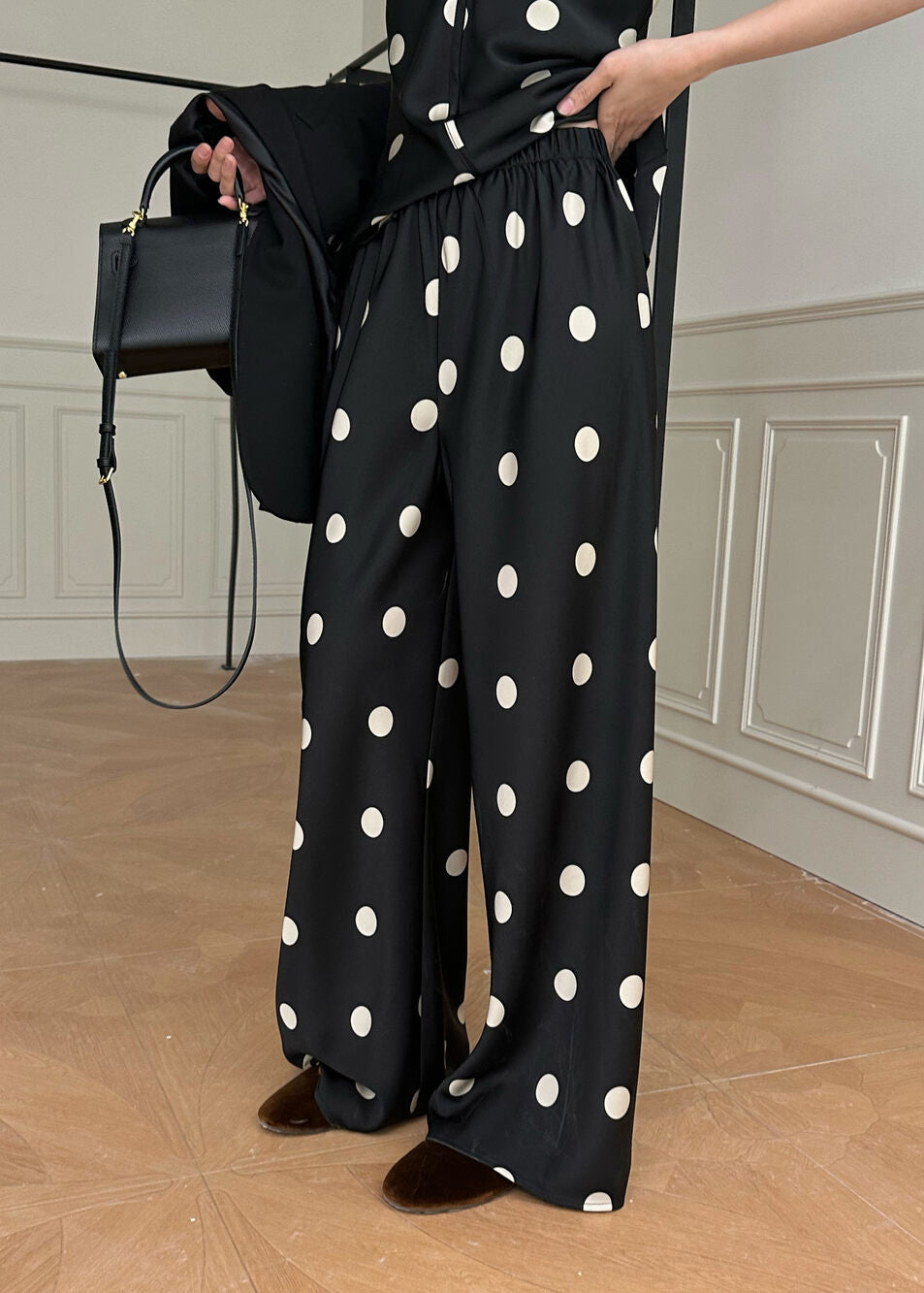 Sophisticated Pants with a Clean Classic Look