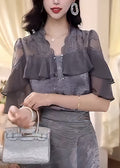 Well Tailored Shirt with a Graceful Silhouette