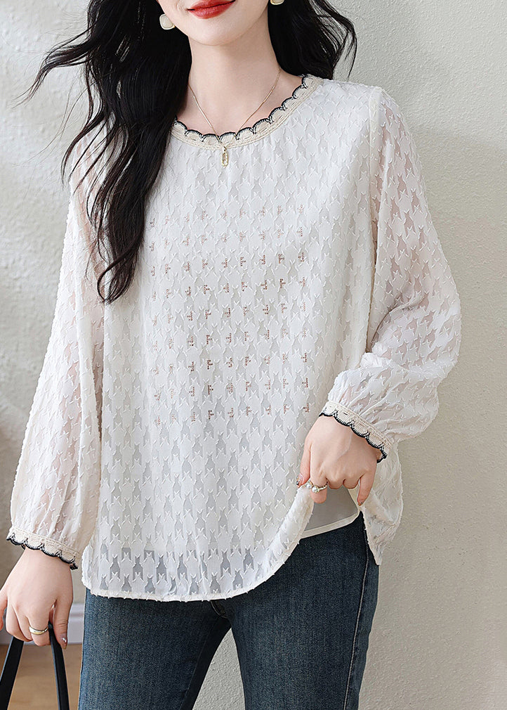 Beautifully Finished Top in a Timeless Design