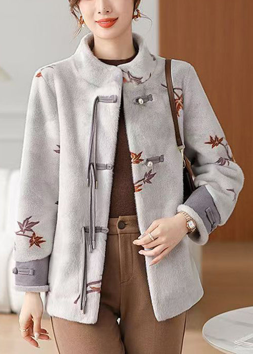 Beautifully Finished Coat in a Timeless Design