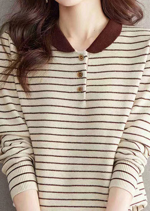 Classic Vintage Sweater with a Flattering Fit