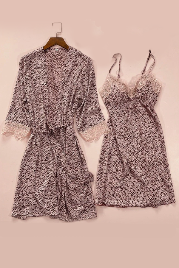 Subtly Elegant Garment with a Refined Vintage Look