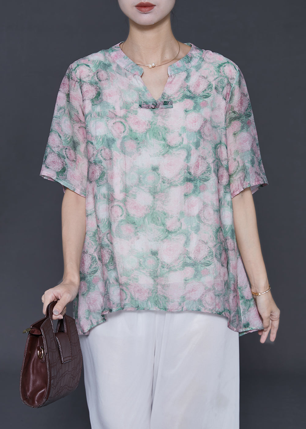 Elegantly Styled Blouse for Everyday Wear