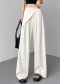 Effortlessly Elegant Pants with a Timeless Design