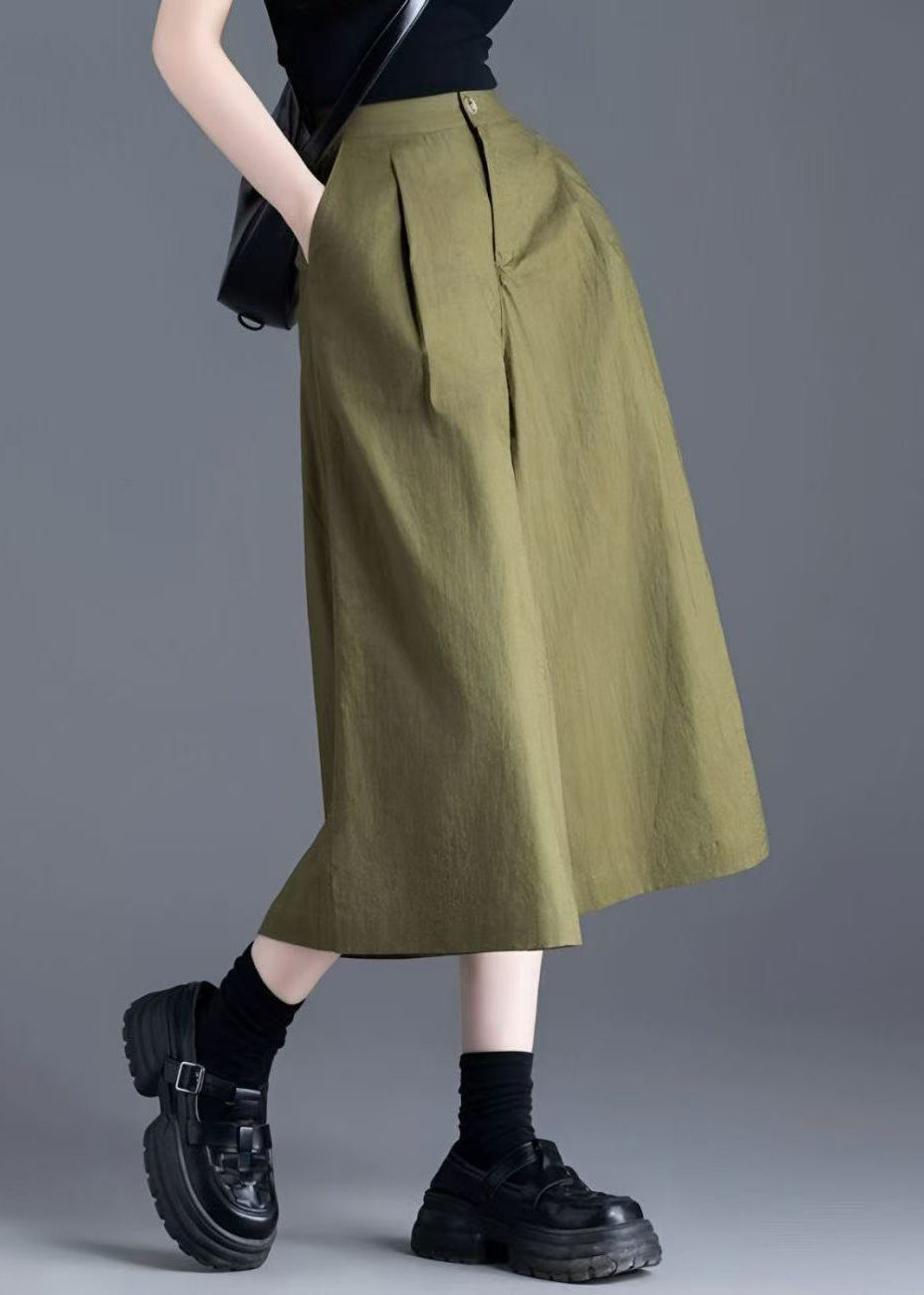 Effortlessly Elegant Pants with a Timeless Design