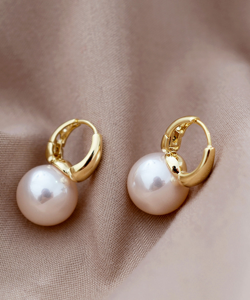 Classic Pearl Earring with Timeless Appeal