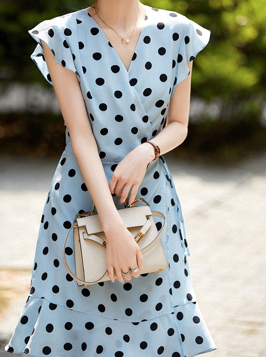 Beautifully Crafted Dress in a Classic Style