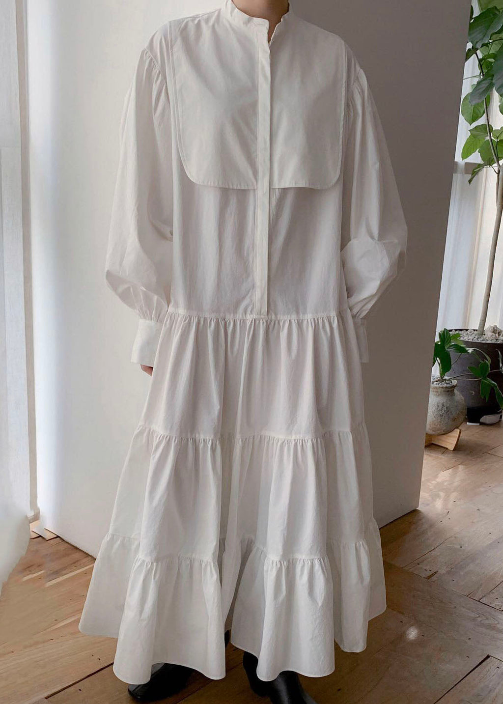 Well Tailored Dress with a Graceful Silhouette