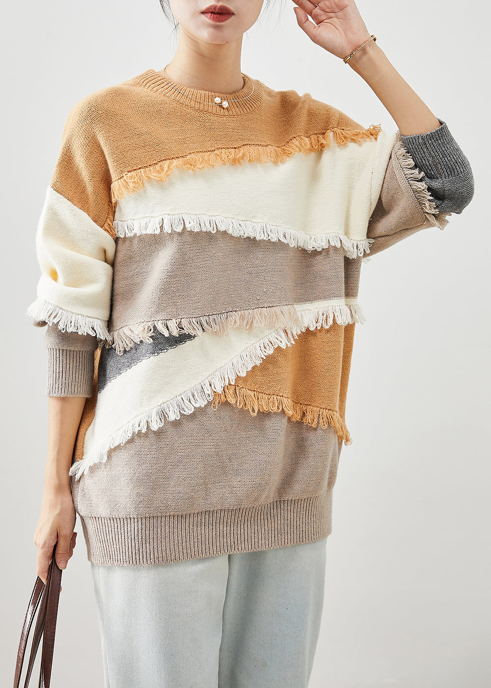 Well Tailored Sweater with a Graceful Silhouette