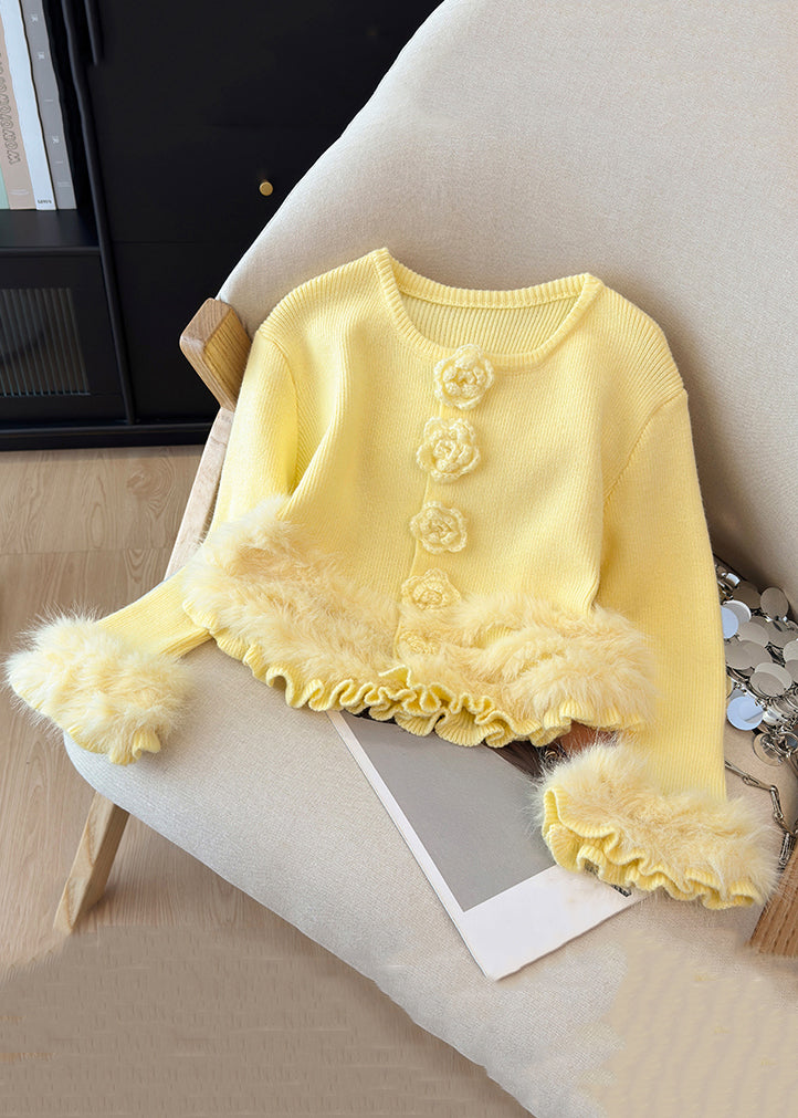 Classic Vintage Sweater with a Flattering Fit