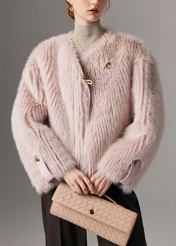 Beautifully Finished Coat in a Timeless Design