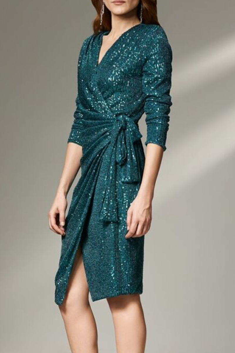 Effortlessly Elegant Dress with a Timeless Design
