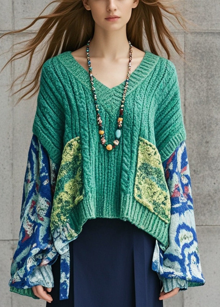Well Tailored Sweater with a Graceful Silhouette
