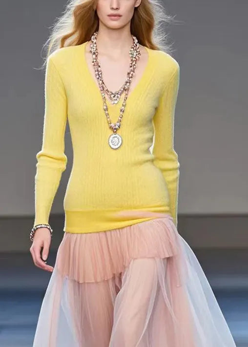 Well Tailored Sweater with a Graceful Silhouette