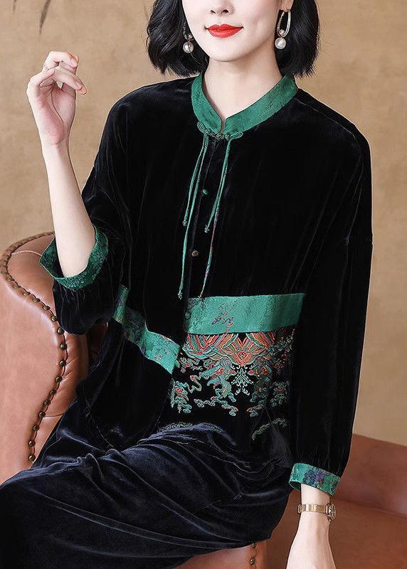 A Vintage Style Top with Delicate Timeless Details