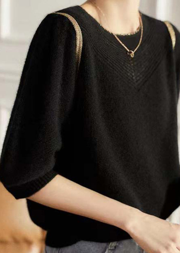 Well Tailored Top with a Graceful Silhouette