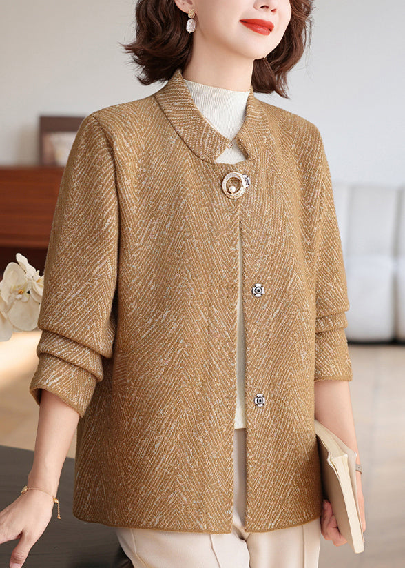 Gracefully Styled Coat for Any Occasion