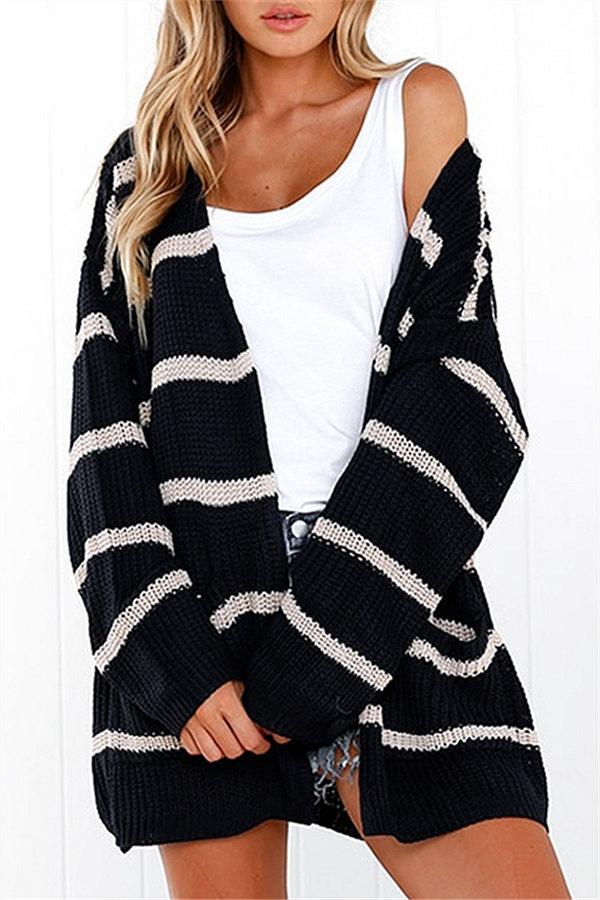 Well Tailored Cardigan with a Graceful Silhouette