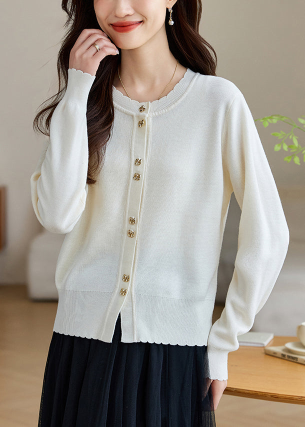 Beautifully Finished Coat in a Timeless Design