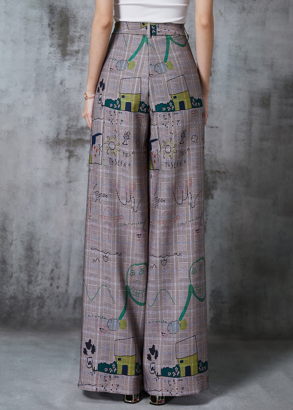 Well Tailored Pants with a Graceful Silhouette