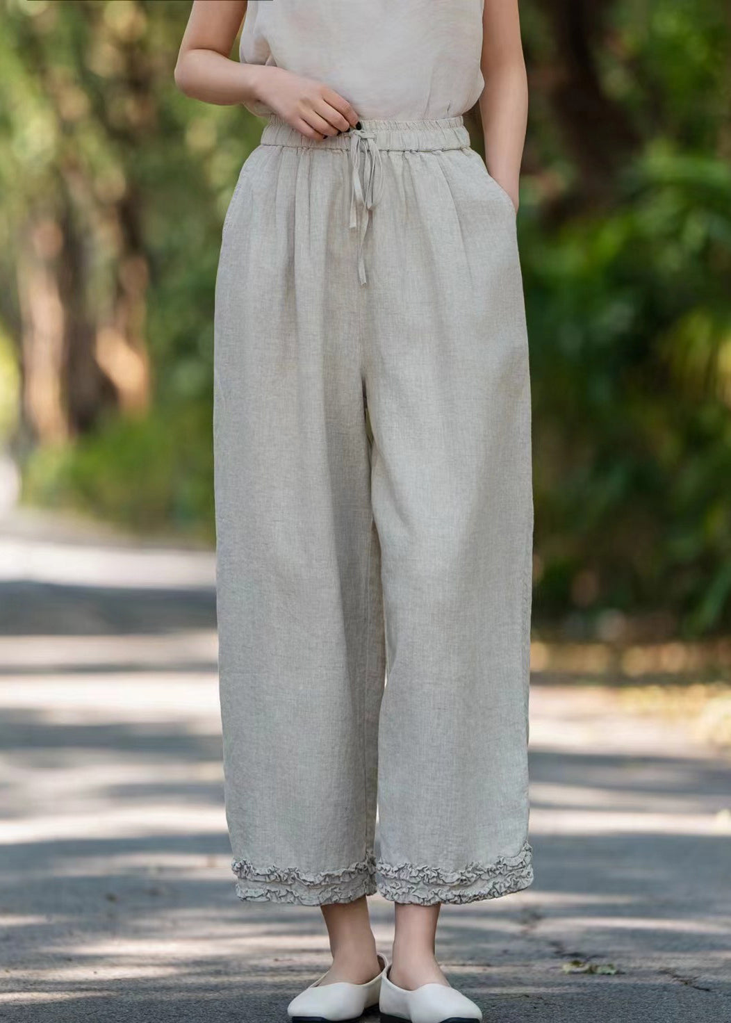 Elegantly Styled Pants for Everyday Wear