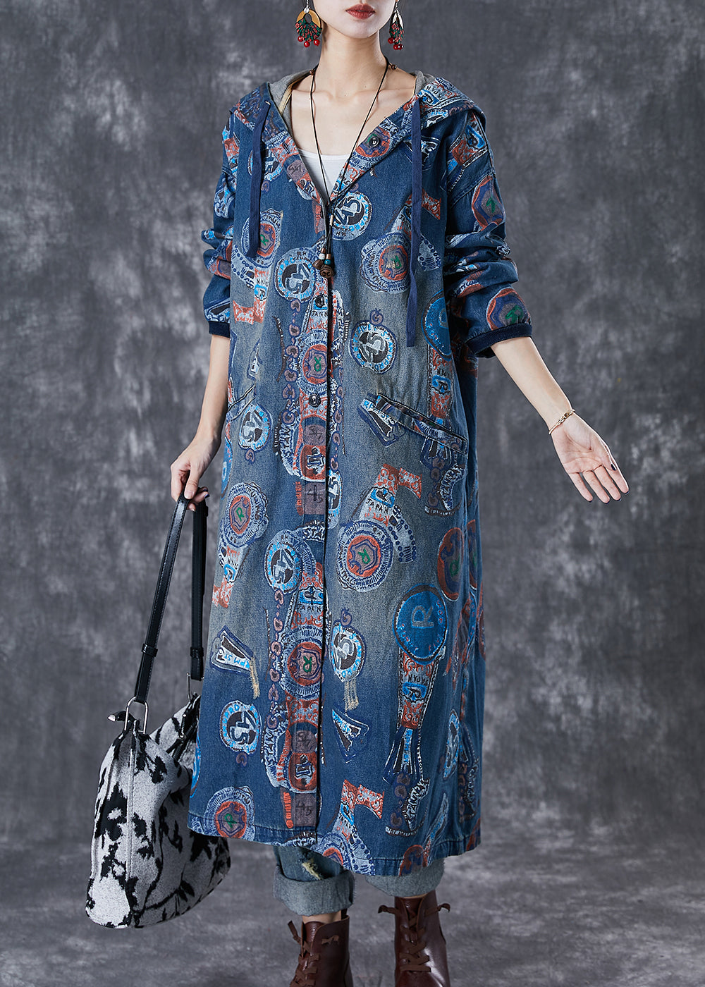 Well Tailored Coat with a Graceful Silhouette