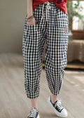 Effortlessly Elegant Pants with a Timeless Design