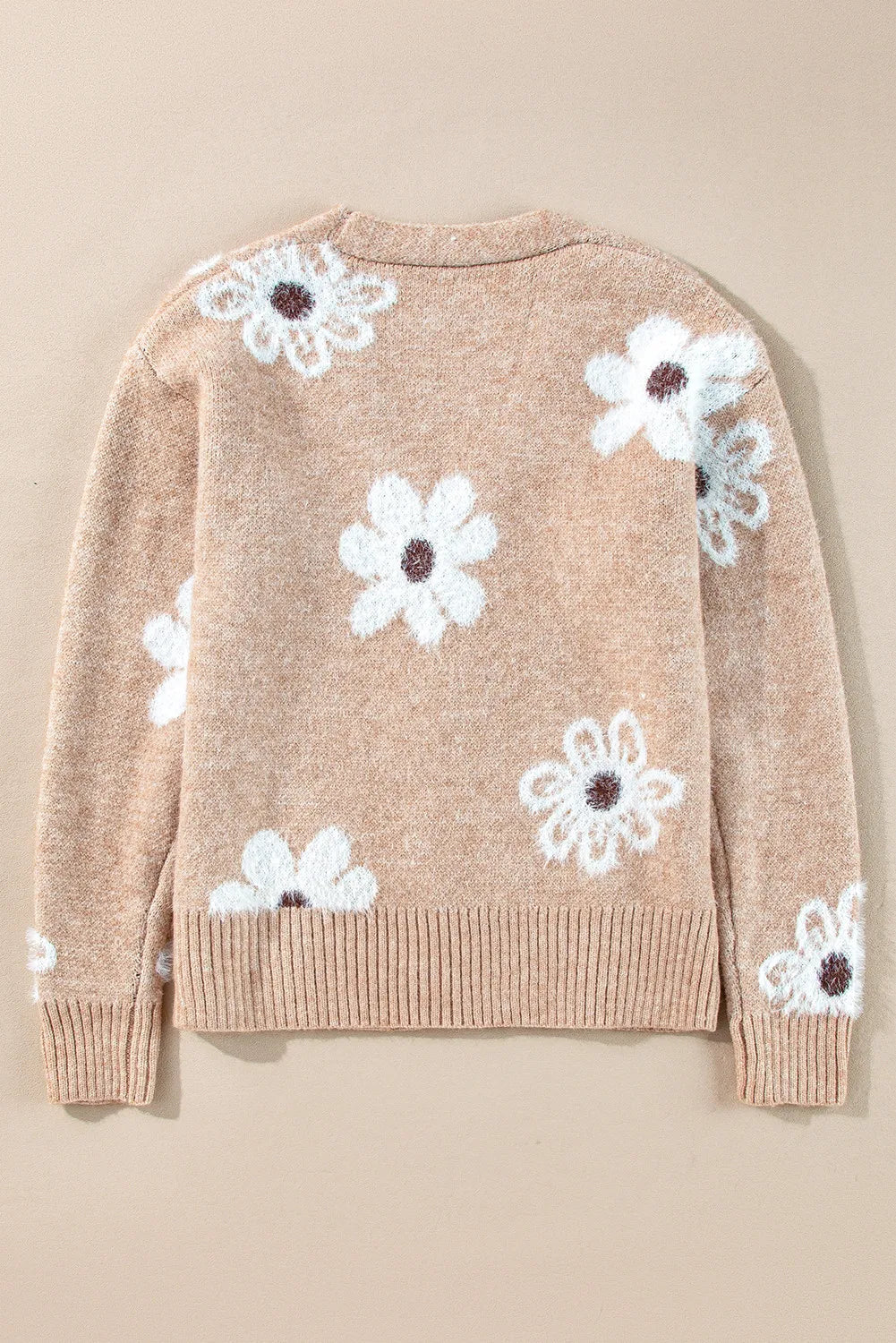 Well Tailored Cardigan with a Graceful Silhouette