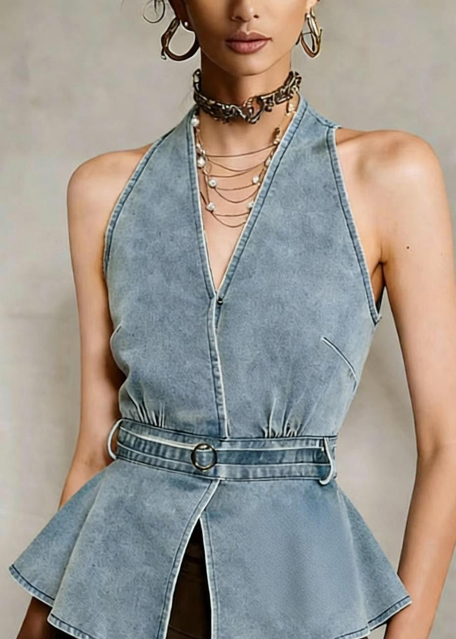 Well Tailored Top with a Graceful Silhouette