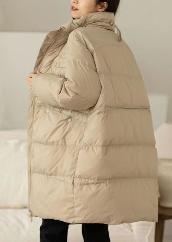 Well Tailored Coat with a Graceful Silhouette