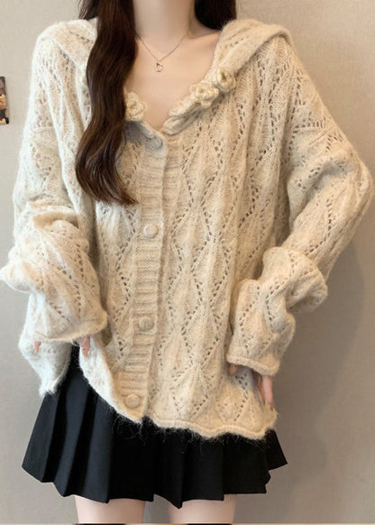 Effortlessly Elegant Cardigan with a Timeless Design