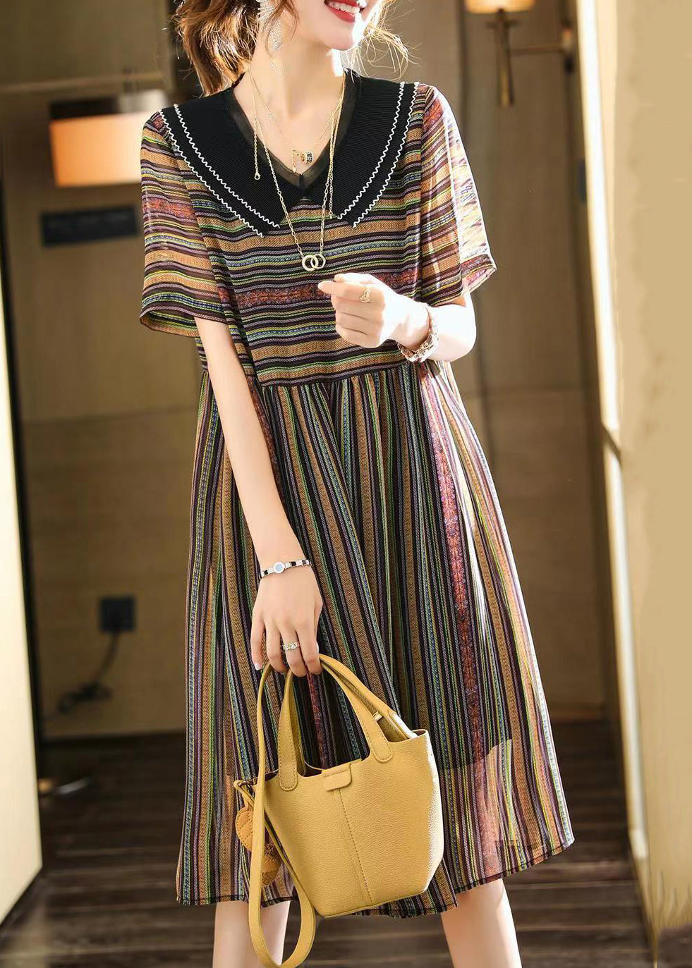 Classic Vintage Dress with a Flattering Fit