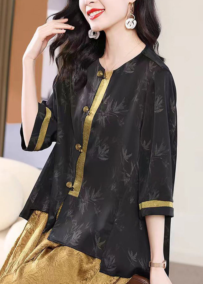 Classic Vintage Shirt with a Flattering Fit