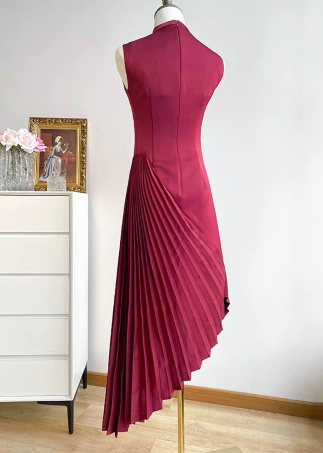 Sophisticated Dress with a Clean Classic Look