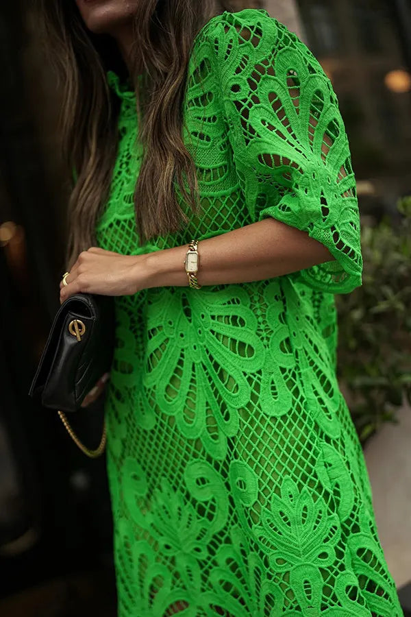 Effortlessly Elegant Dress with a Timeless Design
