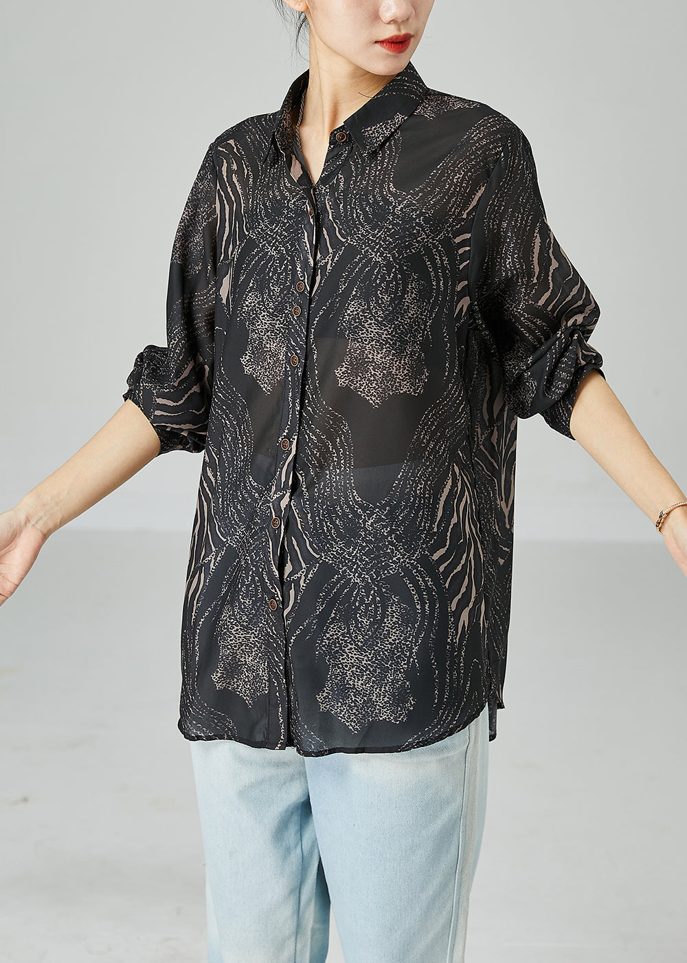 Gracefully Styled Blouse for Any Occasion