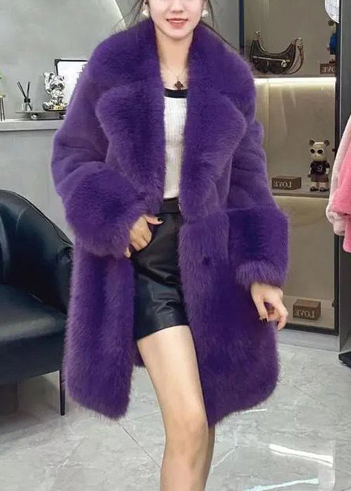 Well Tailored Coat with a Graceful Silhouette