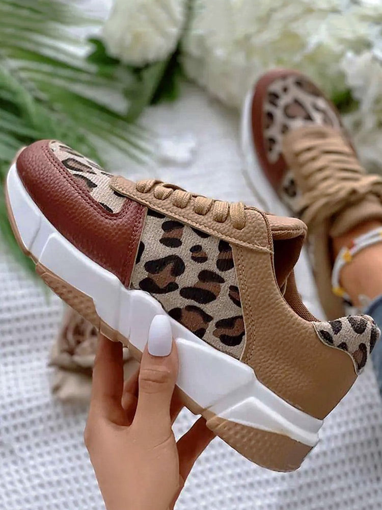 Classic Orthopedic Sneakers with Timeless Style