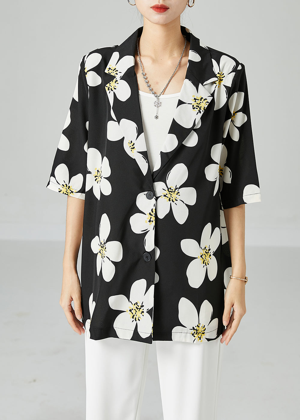 Sophisticated Blouse with a Clean Classic Look