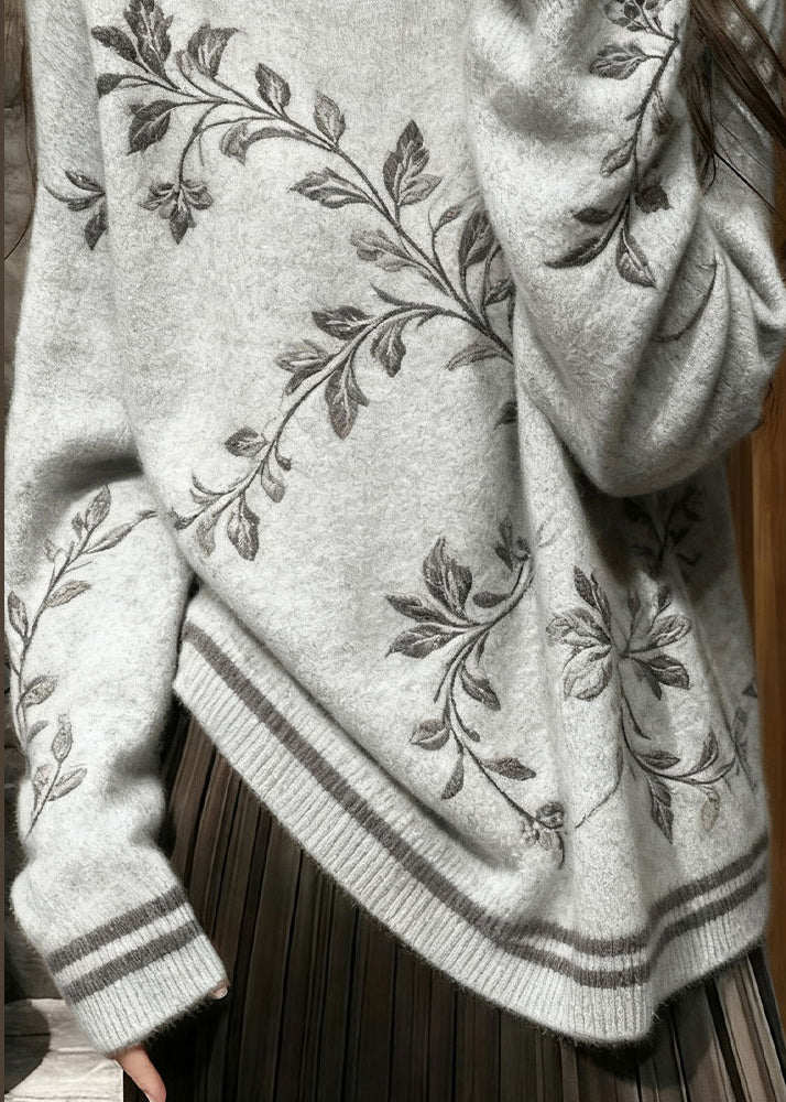 Effortlessly Elegant Sweater with a Timeless Design