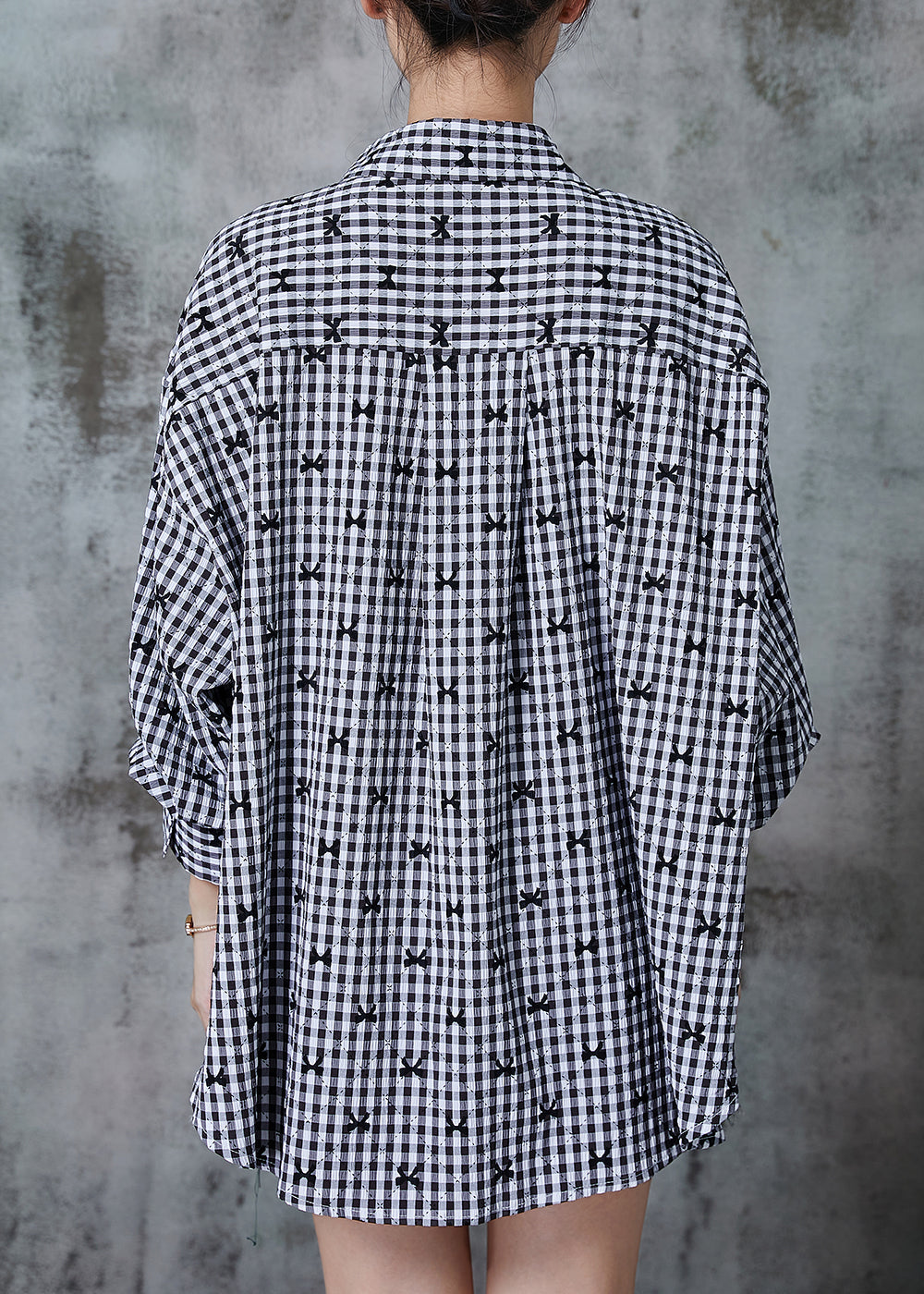 Classic Vintage Shirt with a Flattering Fit