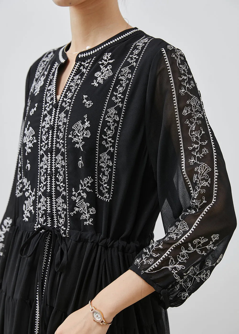 Gracefully Styled Dress for Any Occasion